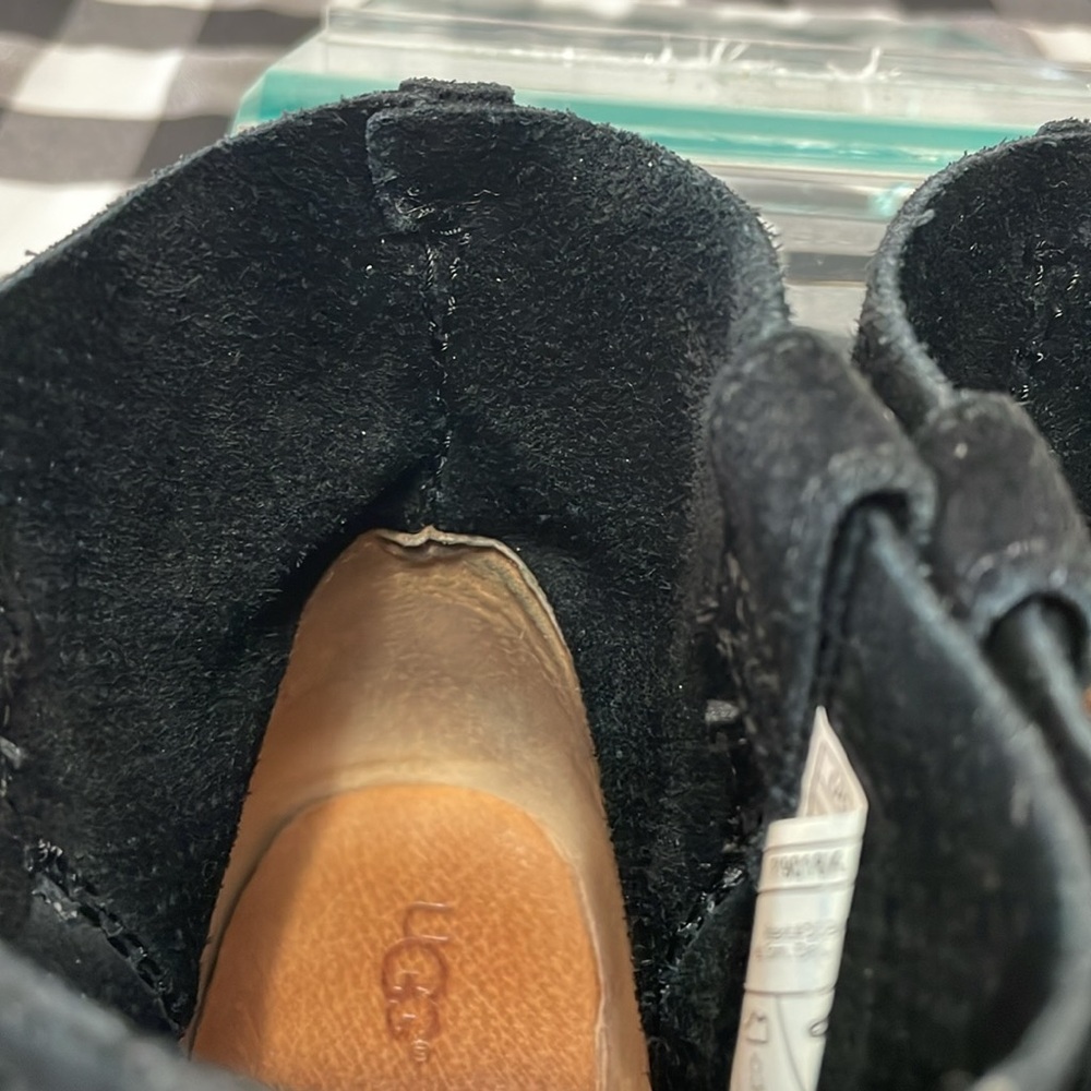 Ugg Classic Unlined Mini Perf Black Suede Leather Boots Womens Size 7 Perforated - Picture 9 of 12